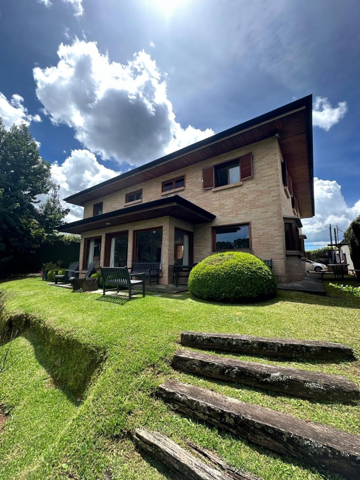 Casa Moderna Em